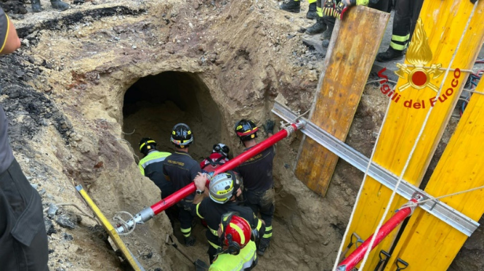 Rescatan a hombre de un t&uacute;nel en Roma que podr&iacute;a haberse excavado para robar banco