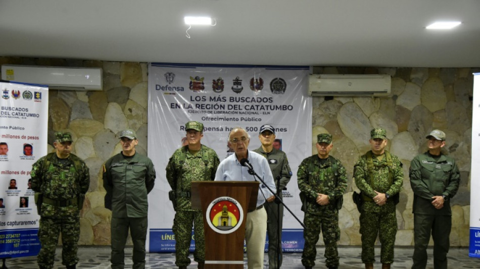 Col&ocirc;mbia inicia ofensiva contra guerrilheiros na fronteira com a Venezuela