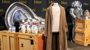 La t&ecirc;te de "E.T." et le peignoir de "Big Lebowski" aux ench&egrave;res aux Etats-Unis