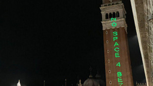 Nozze Bezos, protesta con il laser sul Campanile di San Marco