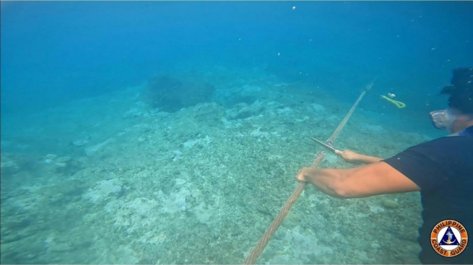 Streit mit China: Philippinen entfernen schwimmende Barriere vor Fischgr&uuml;nden