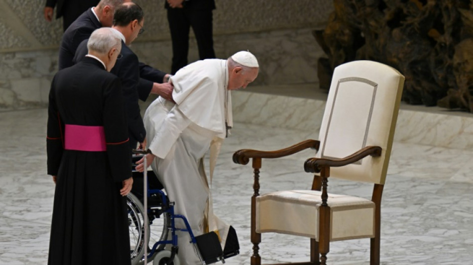 El papa designa "asistente sanitario personal" al enfermero que le salv&oacute; la vida