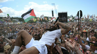 El gobierno británico condena declaraciones de dúo de rap contra Israel durante un festival