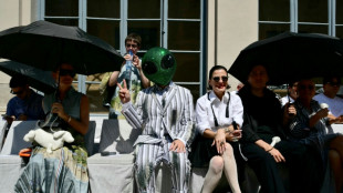 Contre la chaleur milanaise, des jupes chez Thom Browne et du lin chez Armani