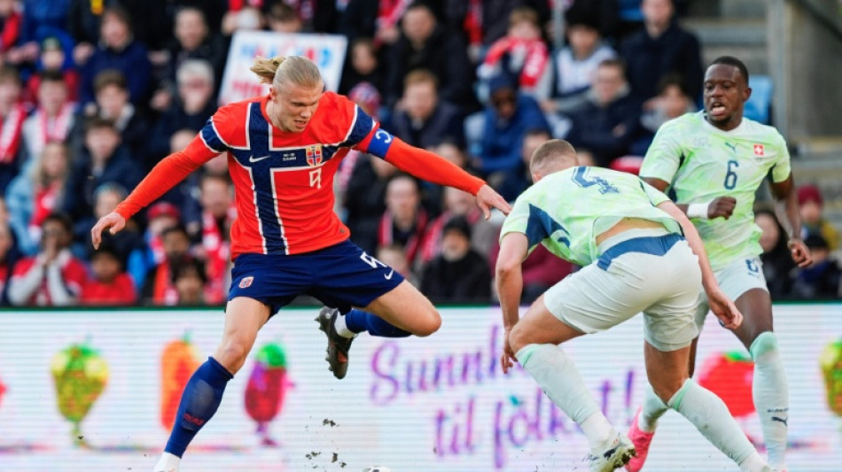 Noruega e Su&iacute;&ccedil;a empatam sem gols em amistoso em Oslo