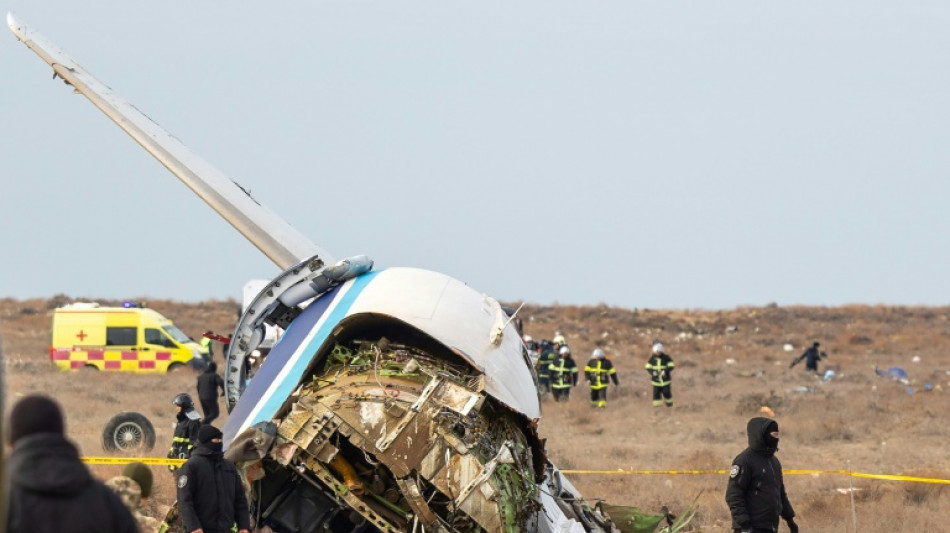 Crash au Kazakhstan: l'avion vis&eacute; par "des tirs" depuis le territoire russe, selon le pr&eacute;sident azerba&iuml;djanais