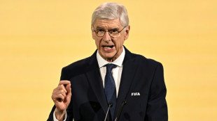 Wenger se diz 'cauteloso' sobre possível mudança na regra do impedimento