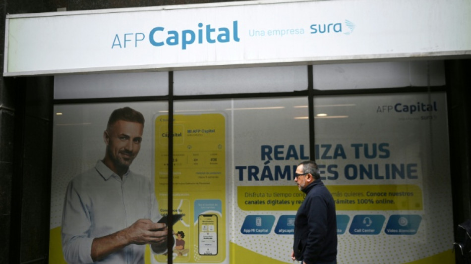"Nos mintieron": el desplome de los fondos de pensiones agobia a los jubilados en Chile