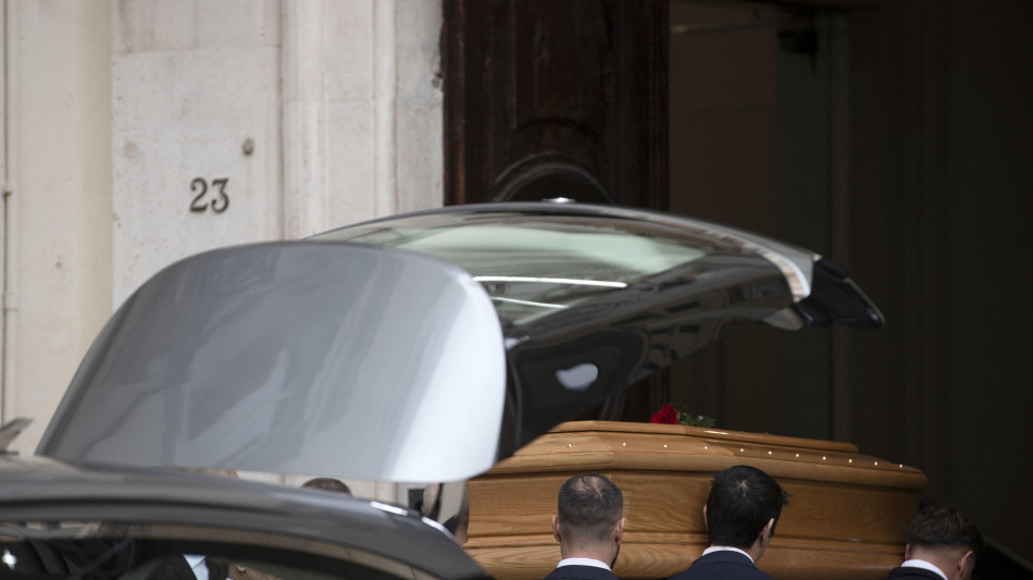 Aperta la camera ardente di Valentino a Pm23