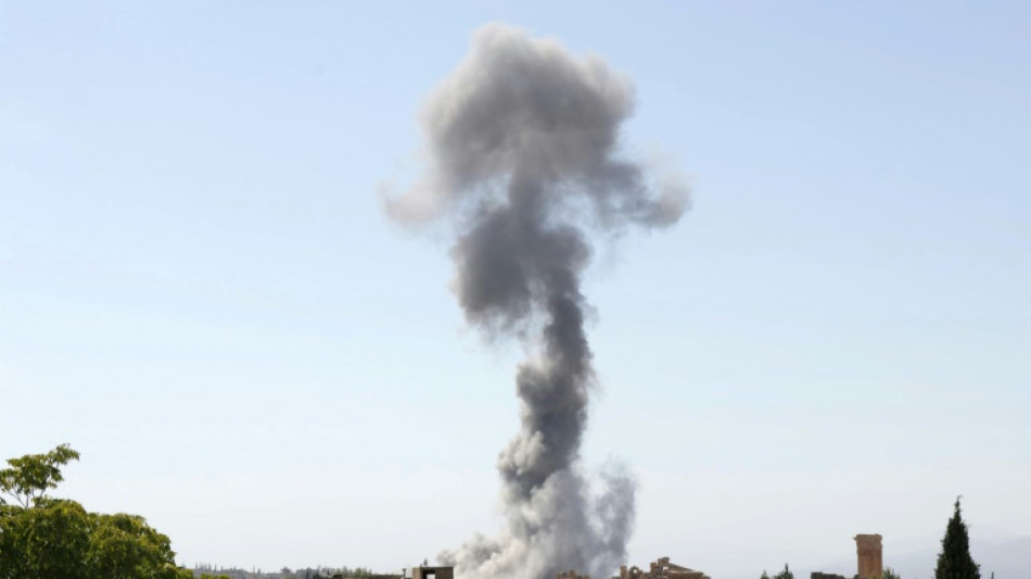 Sul de Beirute &eacute; alvo de intensos bombardeios israelenses na v&eacute;spera do anivers&aacute;rio de 7/10