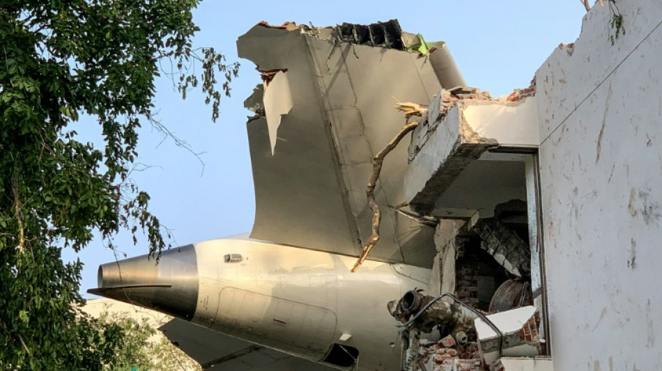 Único sobrevivente de acidente de avião na Índia se pergunta como isso foi possível