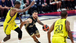 Basket: Mike James court toujours après le Graal