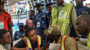 Le Nigeria suspendu &agrave; l'annonce des r&eacute;sultats de la pr&eacute;sidentielle