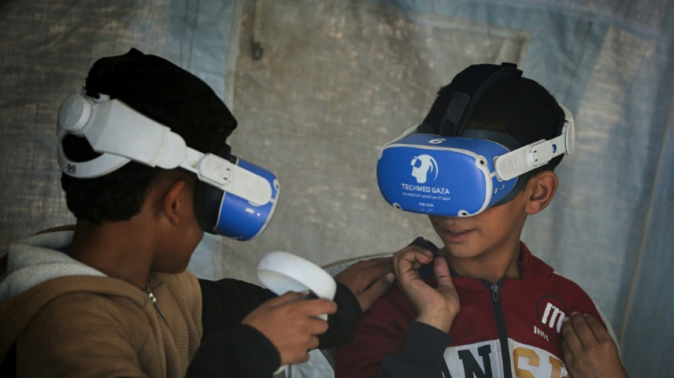 A Gaza, un casque de r&eacute;alit&eacute; virtuelle pour soulager des enfants traumatis&eacute;s par la guerre