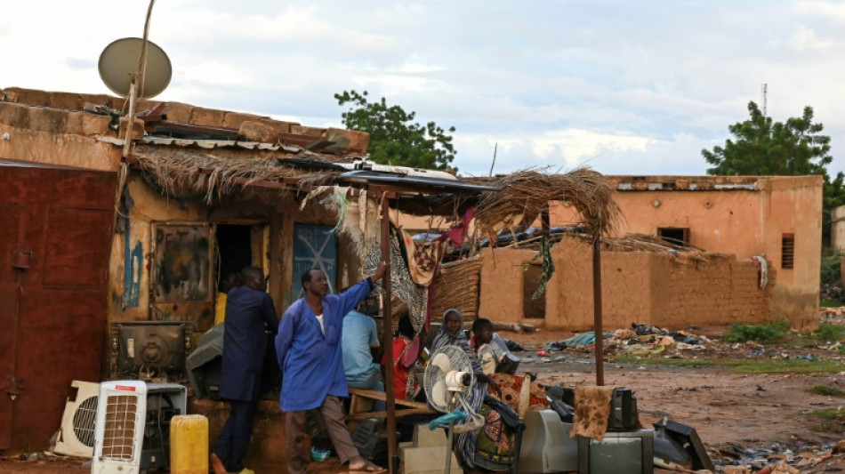 Pot&ecirc;ncias pedem solu&ccedil;&atilde;o pac&iacute;fica no N&iacute;ger antes de reuni&atilde;o militar africana