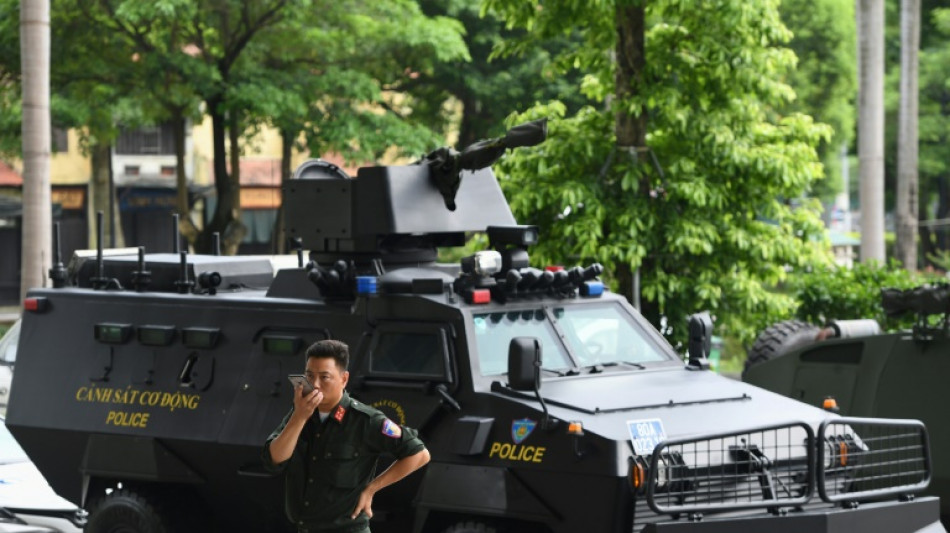Sube a nueve el balance de muertos en ataques contra comisar&iacute;as de polic&iacute;a en Vietnam