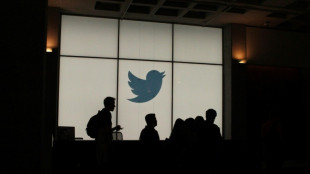 Nuits au bureau et licenciements massifs, la premi&egrave;re semaine d'Elon Musk chez Twitter
