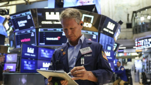 Bourses mondiales: Wall Street chute avec la tech, l'Europe plus mesur&eacute;e