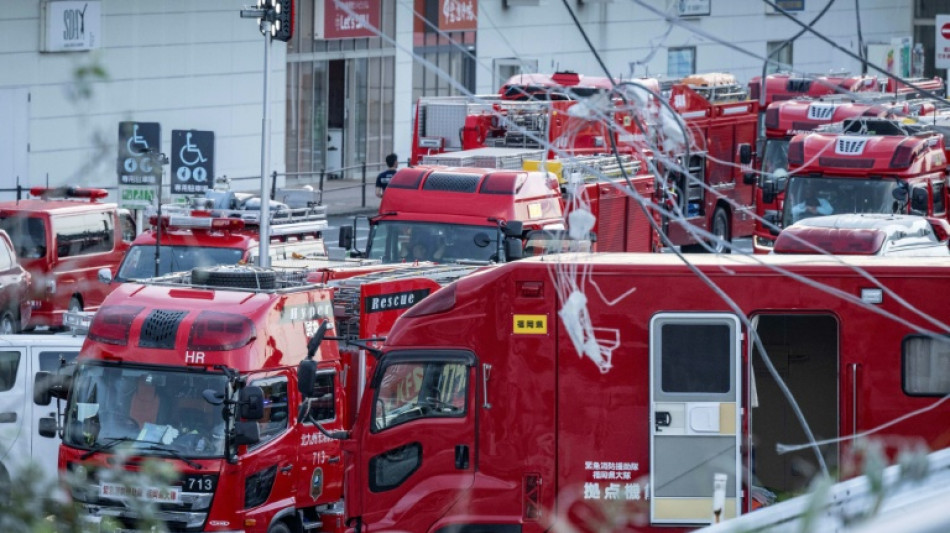 Jap&oacute;n reporta 13 muertos tras el terremoto y sigue b&uacute;squeda en centro comercial colapsado