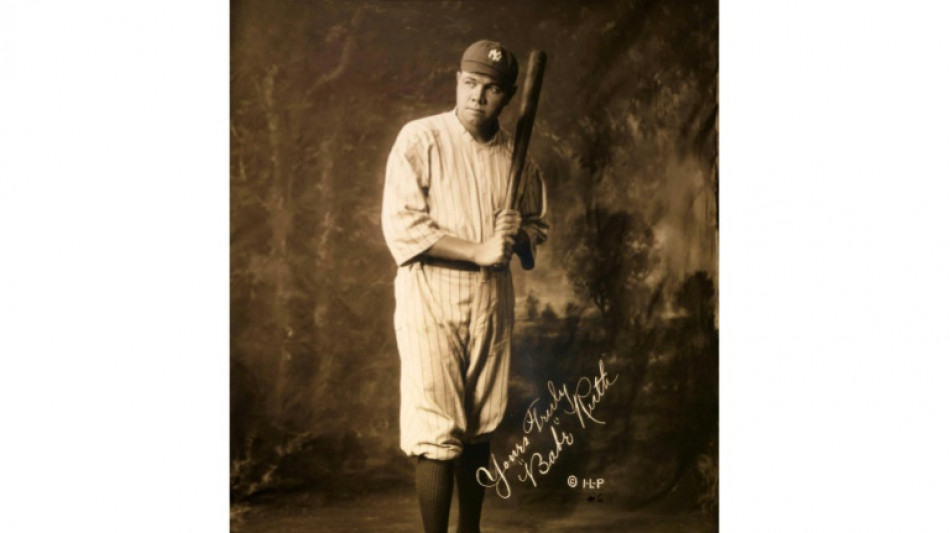 Camisa de Babe Ruth, lenda do beisebol, bate recorde em leilão 