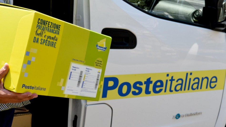 Scattano gli aumenti di Poste per le lettere e i pacchi