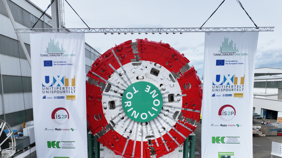 Torino-Lione, c'&egrave; la prima talpa per scavare il tunnel di base in Italia