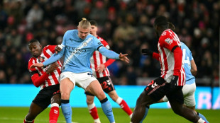 Man City charge stalls at Sunderland, Liverpool held by Leeds
