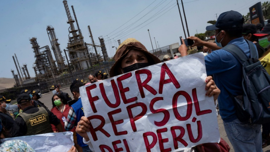 Demandan en Perú a española Repsol por USD 4.500 millones por derrame de crudo
