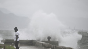 Poderoso furac&atilde;o Melissa toca o solo na Jamaica