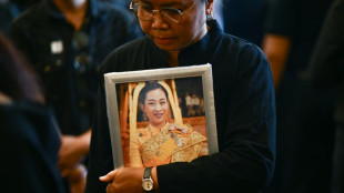 Hunderte erwarten in Bangkok Ankunft des Trauerzugs mit Leichnam von Prinzessin Bha