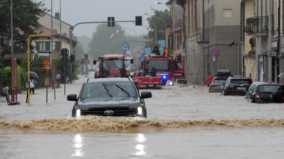 Maltempo, a Milano evacuate le comunit&agrave; nel parco Lambro