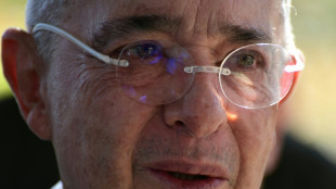 La fiscal&iacute;a colombiana llama a indagatoria al expresidente Uribe por masacres de paramilitares
