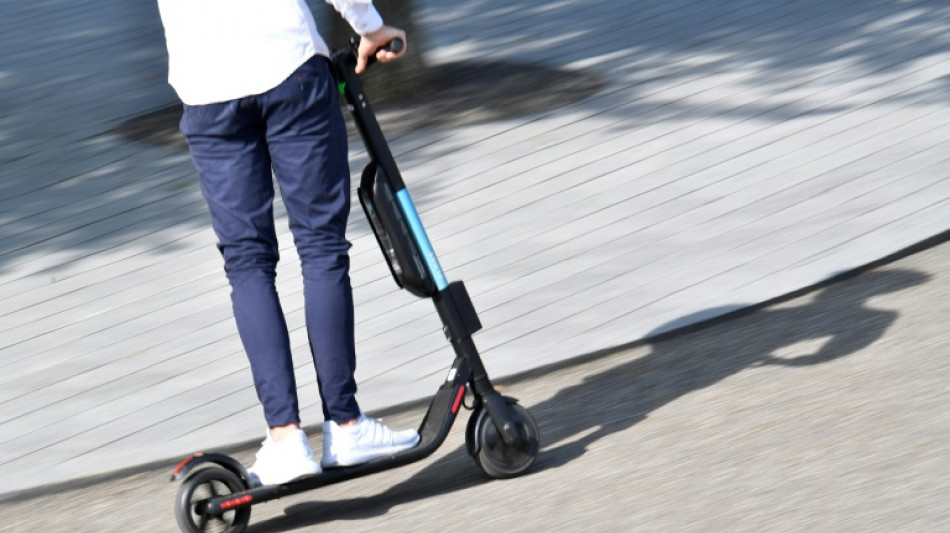T&ouml;dlicher Unfall in Nordrhein-Westfalen: E-Scooter-Fahrer von Zug erfasst