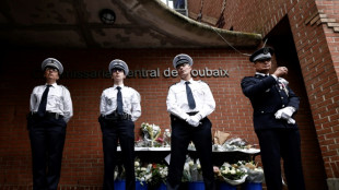 Macron rend hommage à Roubaix aux trois jeunes policiers tués
