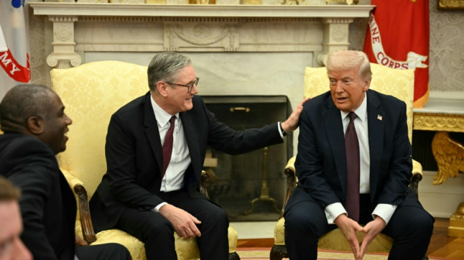 Trump re&ccedil;oit Starmer avec amiti&eacute; mais ne promet rien sur l'Ukraine