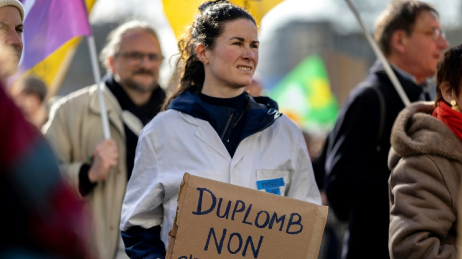 P&eacute;tition contre la loi Duplomb: le d&eacute;bat, in&eacute;dit, loin de r&eacute;concilier les deux camps &agrave; l'Assembl&eacute;e