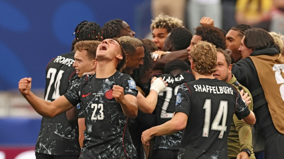 Canad&aacute; vence &Aacute;frica do Sul (1-0) e vai &agrave;s oitavas de final da Copa
