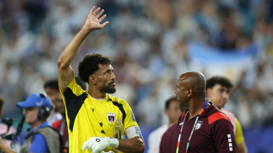 Vozinha retrasa su llegada al f&uacute;tbol chileno "por situaciones personales"