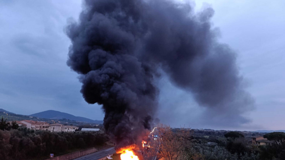 Assalto a portavalori sull'Aurelia nel Livornese