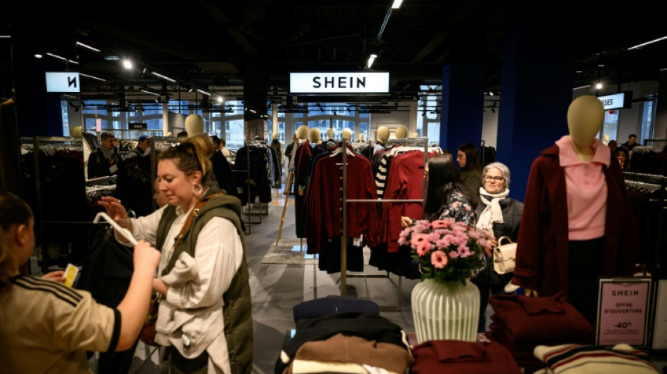 China amenaza con represalias a Francia por su ley contra la moda ultrarr&aacute;pida