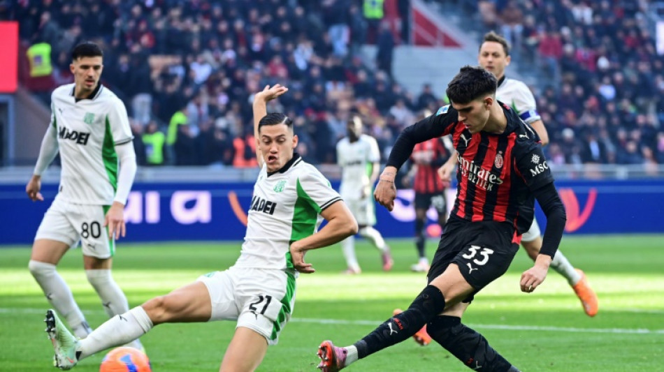 Milan trope&ccedil;a com Sassuolo e fica com lideran&ccedil;a em risco