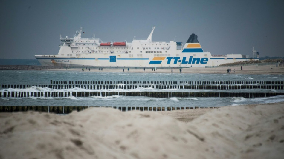 Brand auf Autof&auml;hre vor deutscher Ostseek&uuml;ste bei Travem&uuml;nde ausgebrochen