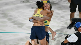 Ana Patr&iacute;cia e Duda vencem australianas e v&atilde;o &agrave; final do v&ocirc;lei de praia de Paris-2024