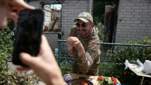 Sur le front est de l'Ukraine, la drôle de vie d'un soldat influenceur