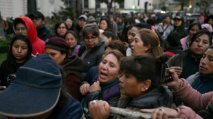 Rodrigo Paz busca levantar los bloqueos con militares, ante la desesperaci&oacute;n de los bolivianos