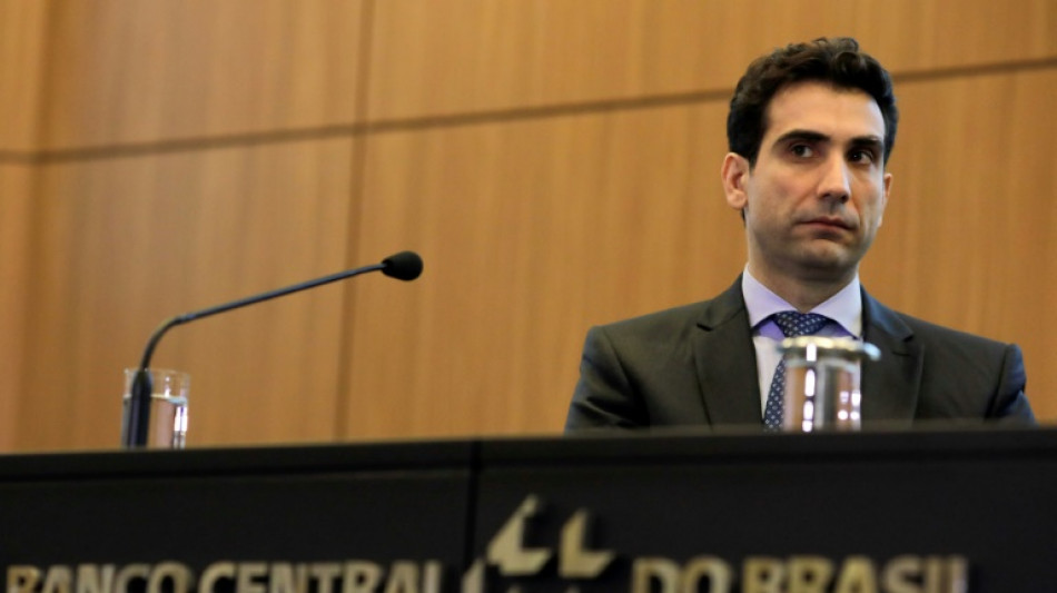 BCB muda de comando, mas manter&aacute; aumento da Selic