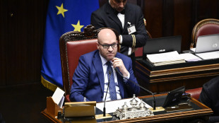 Fontana, salvaguardare sicurezza, pace e libertà commerci