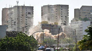 Empiezan a demoler edificios da&ntilde;ados por los terremotos en Venezuela