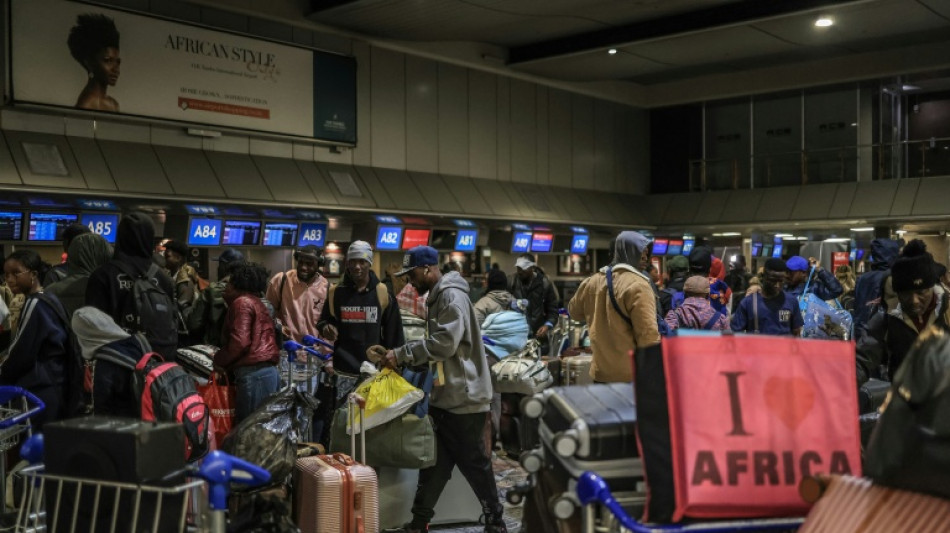 First 300 Ghanaians return from S.Africa after xenophobic tensions