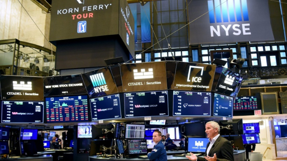 A Wall Street, le Nasdaq rebondit &agrave; l'ouverture tentant de sauver la semaine 